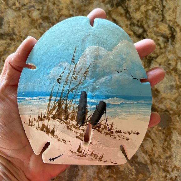 Large Hand Painted Beach Scene on Sand Dollar, signed by Arist - Picture 5 of 5